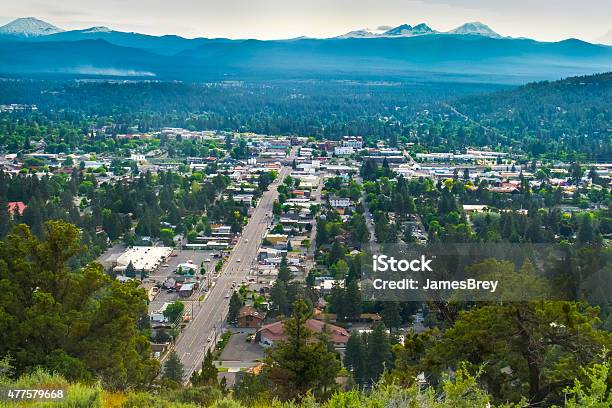 City Of Bend Oregon With Scenic Mountains In Distance Stock Photo - Download Image Now