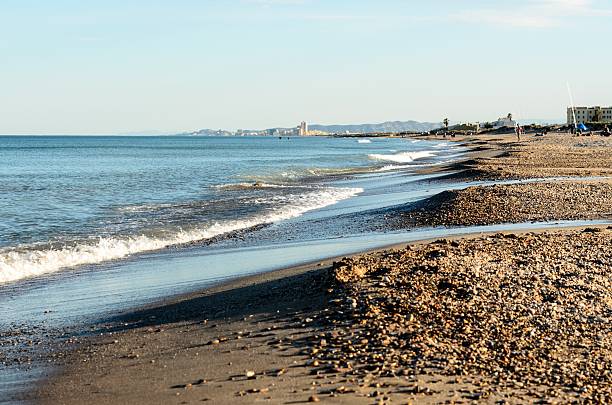 пляж в средиземноморской валенсия, испания - valencia province spain beach mediterranean sea стоковые фото и �изображения