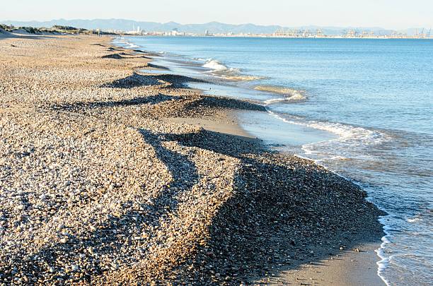 пляж в средиземноморской валенсия, испания - valencia province spain beach mediterranean sea стоковые фото и изображения