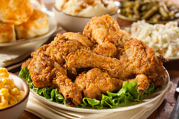 Homemade Southern Fried Chicken Homemade Southern Fried Chicken with Biscuits and Mashed Potatoes southern usa stock pictures, royalty-free photos & images