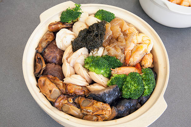 istock Poon Choi Cantonese Big Feast Bowl 477598771