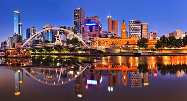 río subida distrito comercial de melbourne - famous place melbourne australia built structure fotografías e imágenes de stock