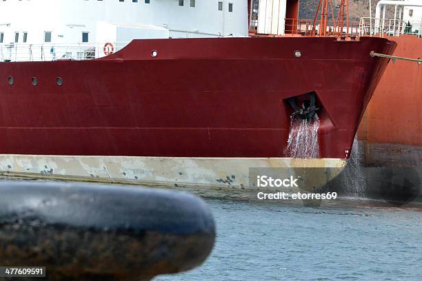 Barca A Dock - Fotografie stock e altre immagini di Affari - Affari, Ambientazione esterna, Attrezzatura