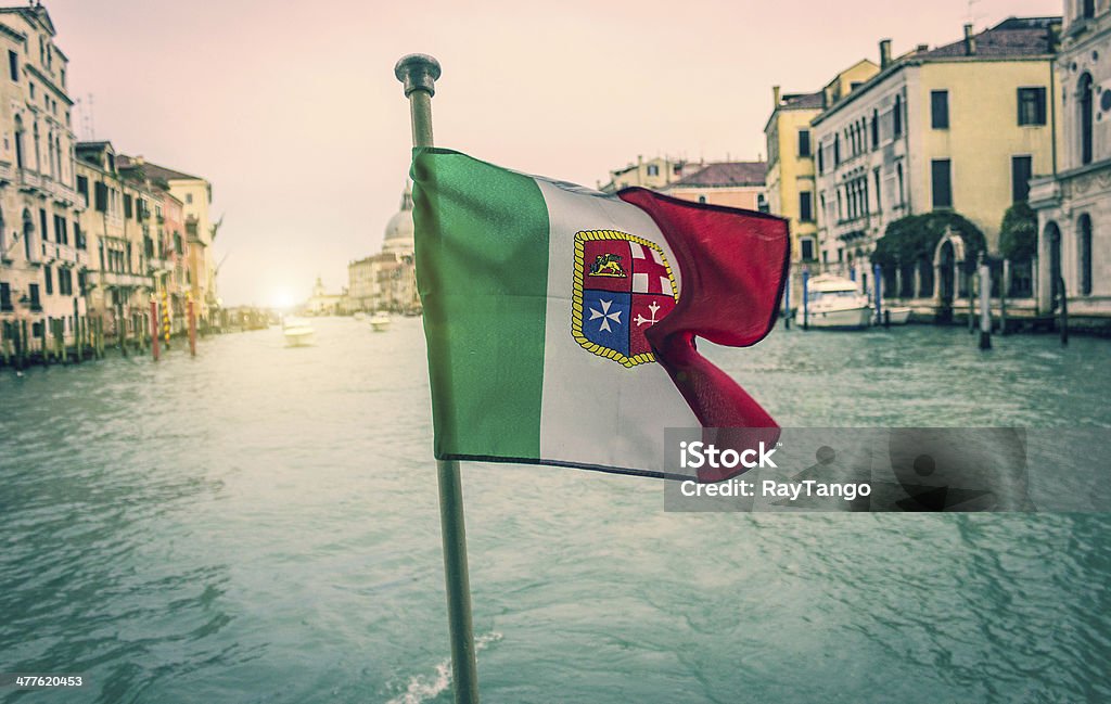 Vista a Venecia desde el barco - Foto de stock de Bandera Italiana libre de derechos