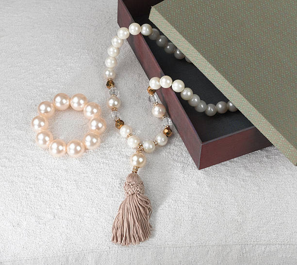 istock pearl bracelet and necklace set 477630432