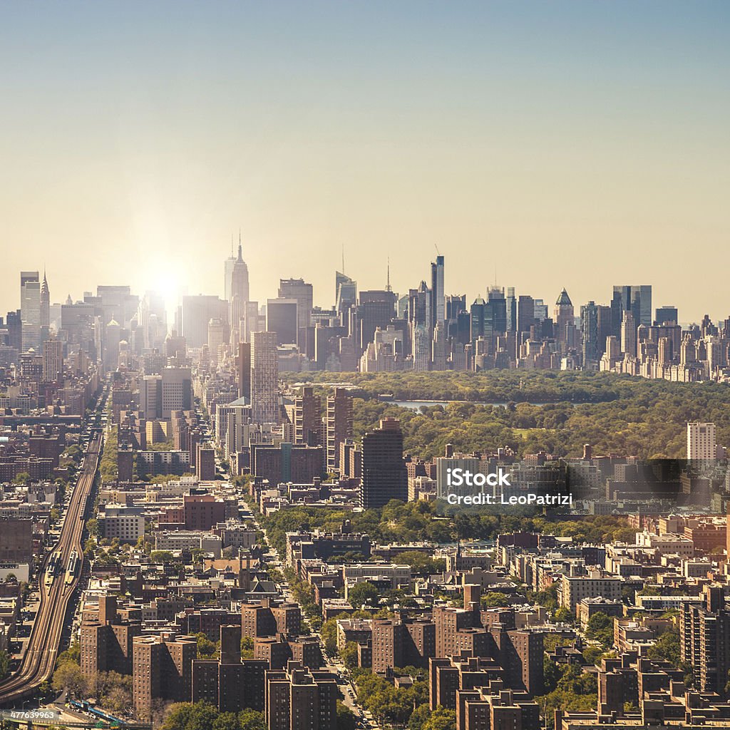 Vista aérea de Manhattan desde Harlem - Foto de stock de Ciudad de Nueva York libre de derechos