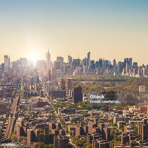 Vista Aérea De Manhattan Desde Harlem Foto de stock y más banco de imágenes de Ciudad de Nueva York - Ciudad de Nueva York, Estado de Nueva York, Suburbio - Zona residencial
