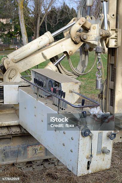 Foto de Perfuração De Petróleo Para Solo Teste e mais fotos de stock de Aço - Aço, Buraco, Cabo de Arame