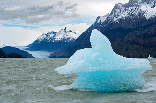 ・シャッターの氷山 - ice arctic crevasse glacier ストックフォトと画像