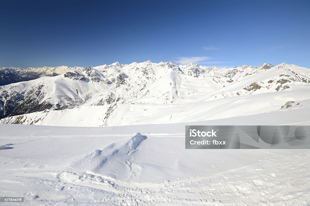 NevadasComment declive com uma soberba vista panorâmica - Royalty-free Alpes Europeus Foto de stock