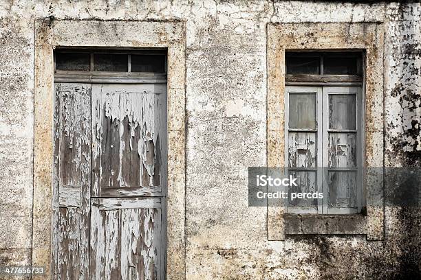 Zamknięte Drzwi I Okna - zdjęcia stockowe i więcej obrazów Betonowy - Betonowy, Bez ludzi, Budynek z zewnątrz