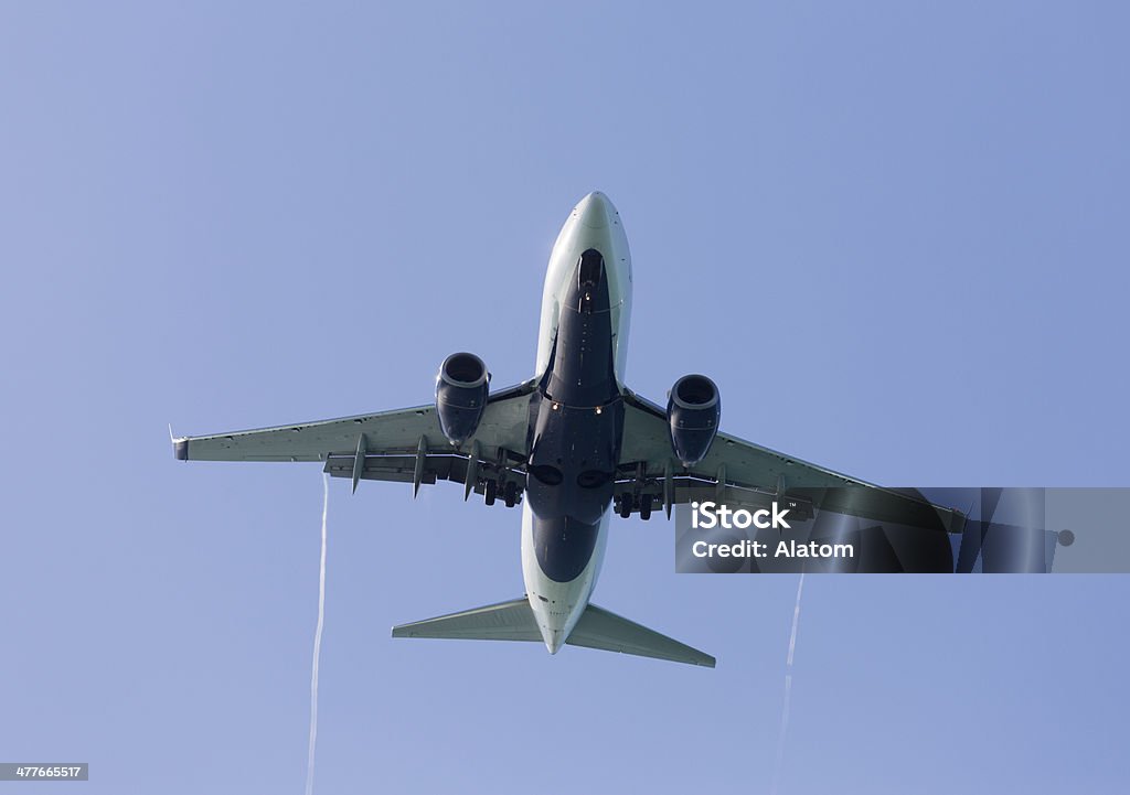 Avião de abaixo - Foto de stock de Acima royalty-free