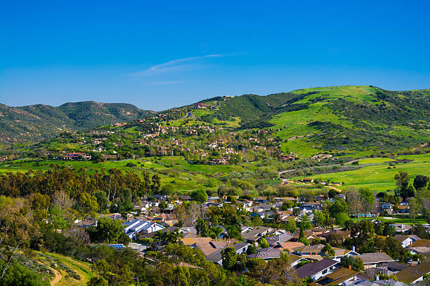 colinas de irvine em orange county, ca - hill green california grass - fotografias e filmes do acervo