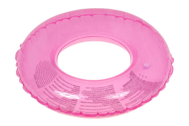 rosa gonfiabile tubo tondo (clipping path) - inner tube inflatable isolated toy foto e immagini stock