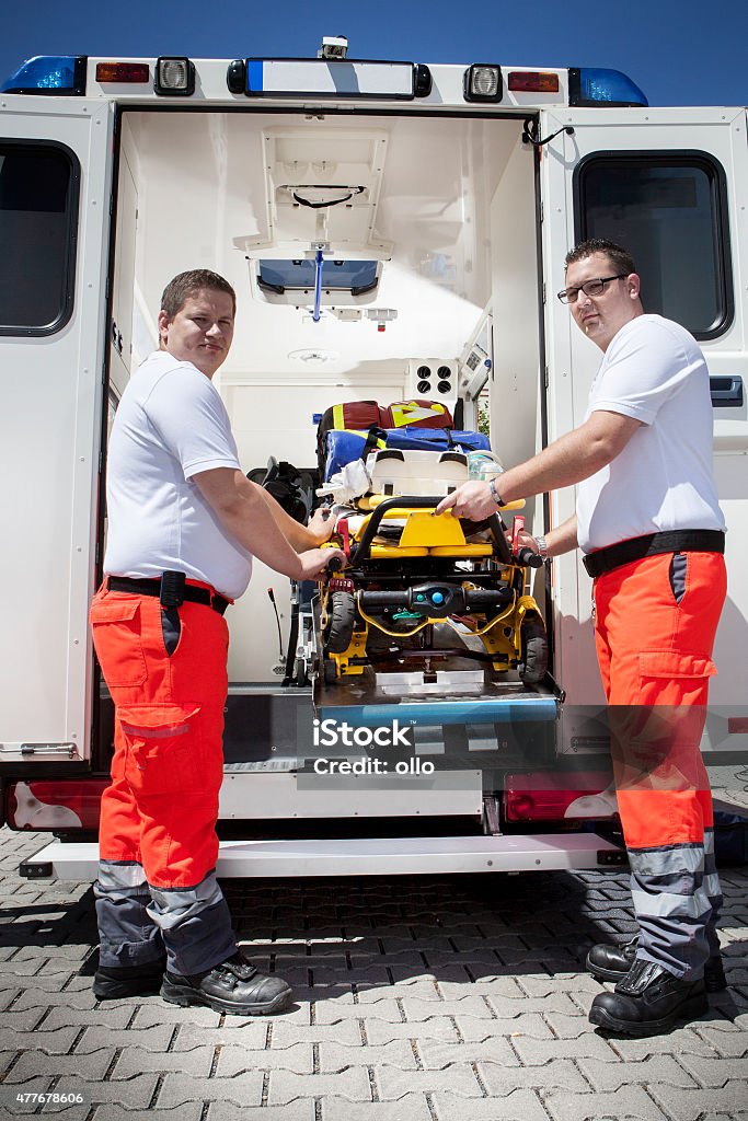 Paramedics ambulancia Extensor de emergencia, equipos médicos - Foto de stock de Alemania libre de derechos