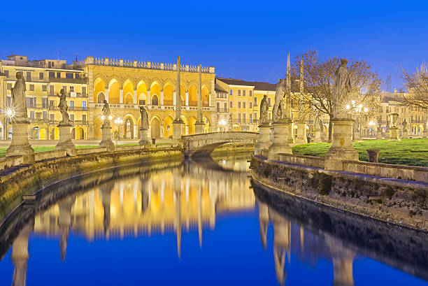 loggia amulea, prato della valle - padova italy foto e immagini stock