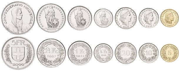set completo di swiss monete su sfondo bianco - banconota del franco svizzero foto e immagini stock