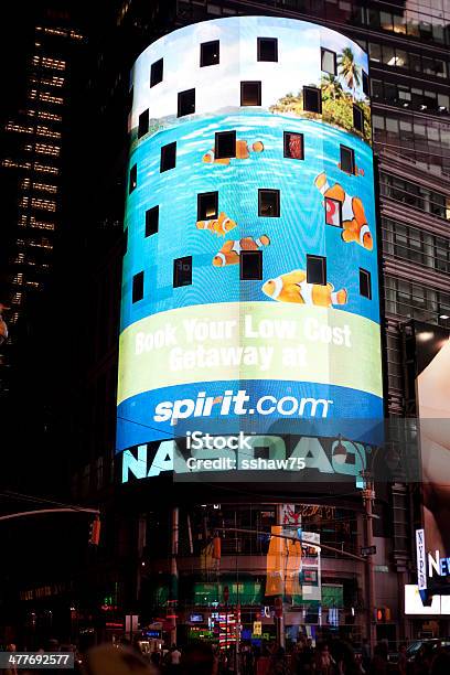 タイムズスクエアの看板の照明 - ナスダックのストックフォトや画像を多数ご用意 - ナスダック, マンハッタン タイムズスクエア, 標識