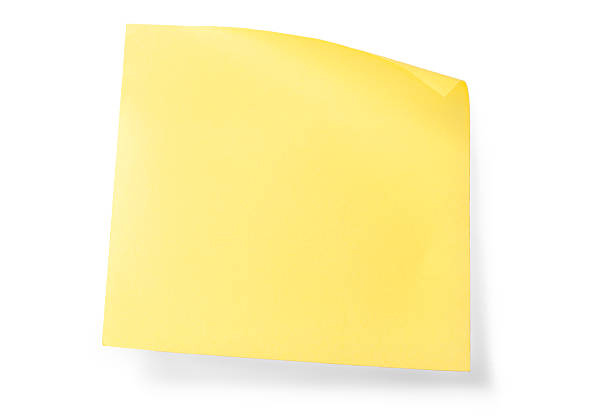 biglietto adesivo giallo con bombato angolo - adhesive note note pad message pad yellow foto e immagini stock