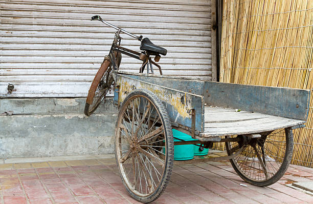 istock Old bicycle with trailer in Delhi, India 477701137