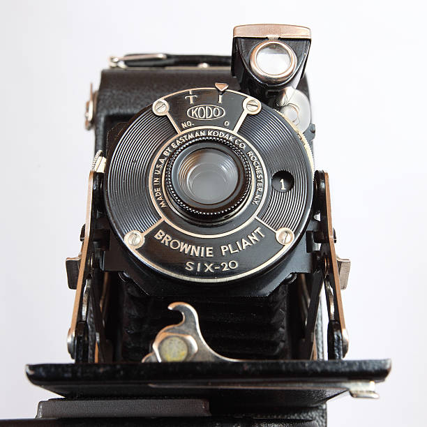 코닥 일회용 카메라 - eastman kodak company camera old retail 뉴스 사진 이미지