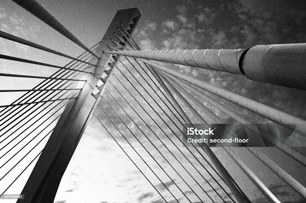 Ponte do Milênio de Podgorica, Montenegro - Foto de stock de Abstrato royalty-free