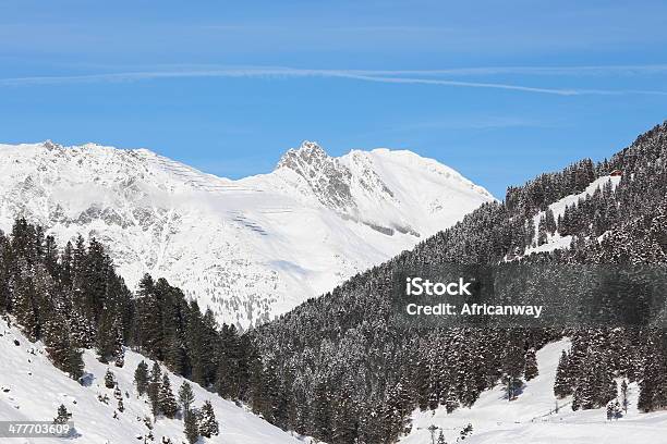 Paisagem De Inverno Nos Alpes Lüsens Sellraintal Tirol Áustria - Fotografias de stock e mais imagens de Ajardinado