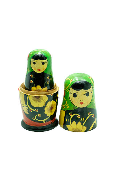 グリーン matryoshka 人形(ロシア人形）白で分離 - babushka russian nesting doll doll green ストックフォトと画像