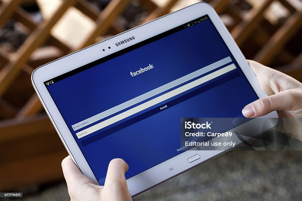 Facebook pour Samsung Galaxy Patte 3 - Photo de Samsung libre de droits