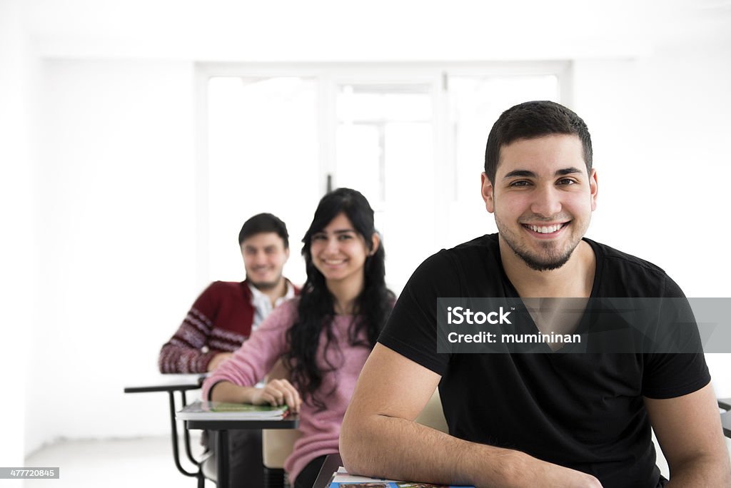 Estudantes felizes - Foto de stock de 18-19 Anos royalty-free