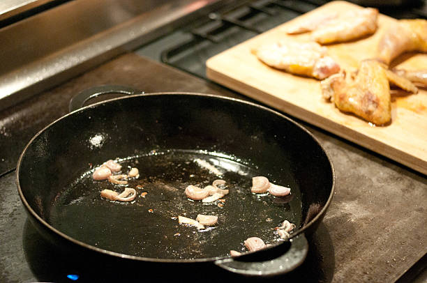 istock sizzling gravy with garlic and herbs 477721358