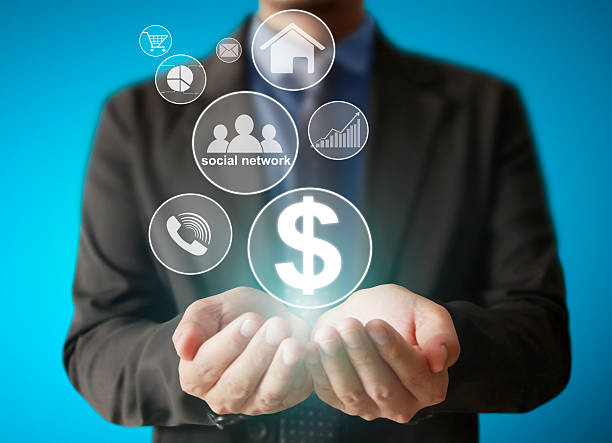 istock Holding virtual icon of social network in hand 477733578