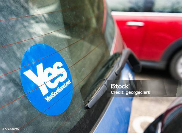 Sí Escocia Campaña Pegatina De Foto de stock y más banco de imágenes de Azul - Azul, Ciudad, Coche
