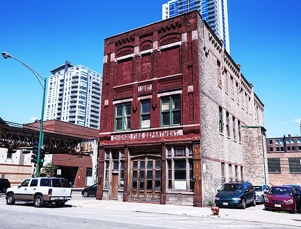 istock Landmark Fire Station in Chicago 477733793
