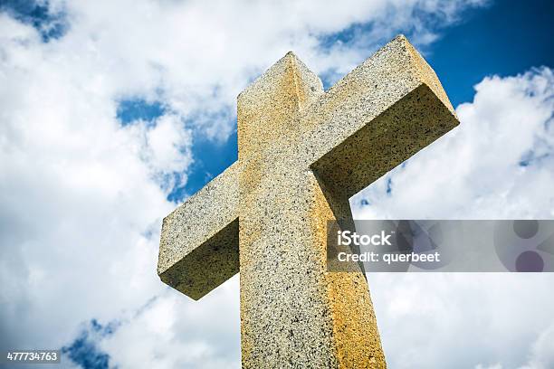 Kreuz Gegen Dramatischer Himmel Stockfoto und mehr Bilder von Begräbnis - Begräbnis, Beten, Christentum