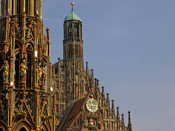 frauenkirche i schoener brunnen w norymberga-gotycki styl - schoner brunnen zdjęcia i obrazy z banku zdjęć