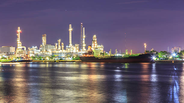 istock Oil Refinery Factory 477742320