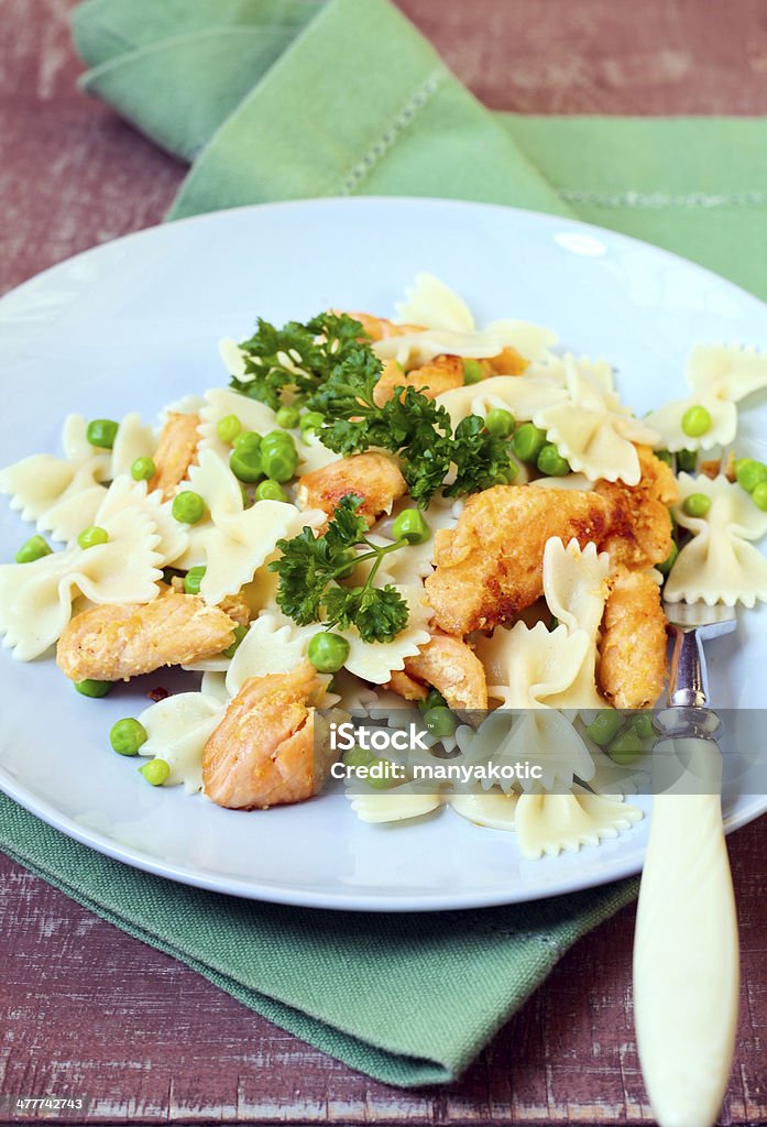 Lachs und Erbsen-pasta - Lizenzfrei Farfalle Stock-Foto