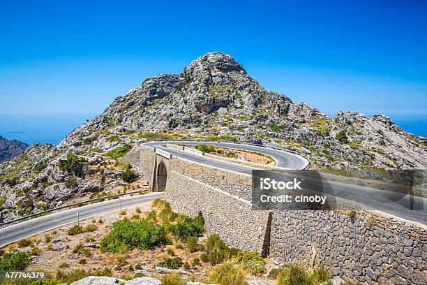 Horquilla Vueltas Foto de stock y más banco de imágenes de Aire libre - Aire libre, Asfalto, Cadena de montañas