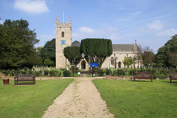 chiesa di santa maria vergine in inghilterra - hanbury foto e immagini stock