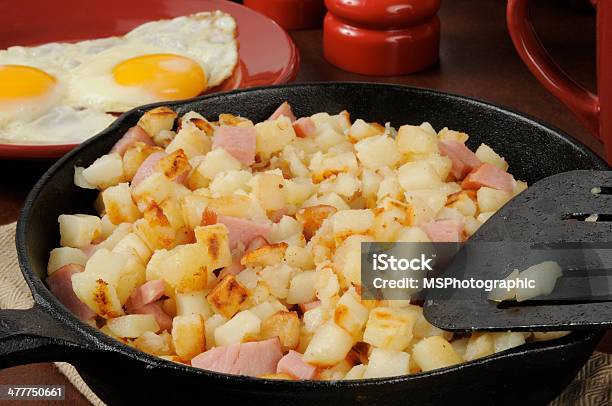 Foto de Batata Hash Browns Temperada Ovos E Presunto e mais fotos de stock de Batatas Prontas - Batatas Prontas, Brunch, Café da manhã