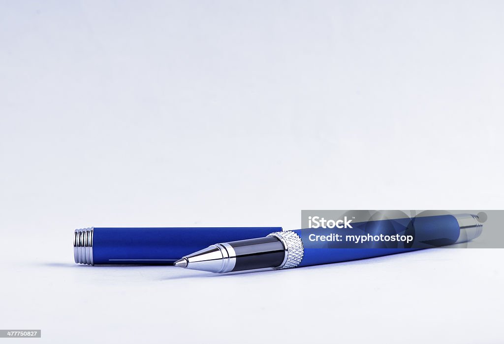 Голубой ручка крупным планом - Стоковые фото Подписывать роялти-фри