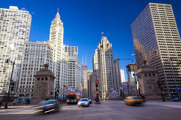 magnificent mile in chicago - michigan avenue stock-fotos und bilder