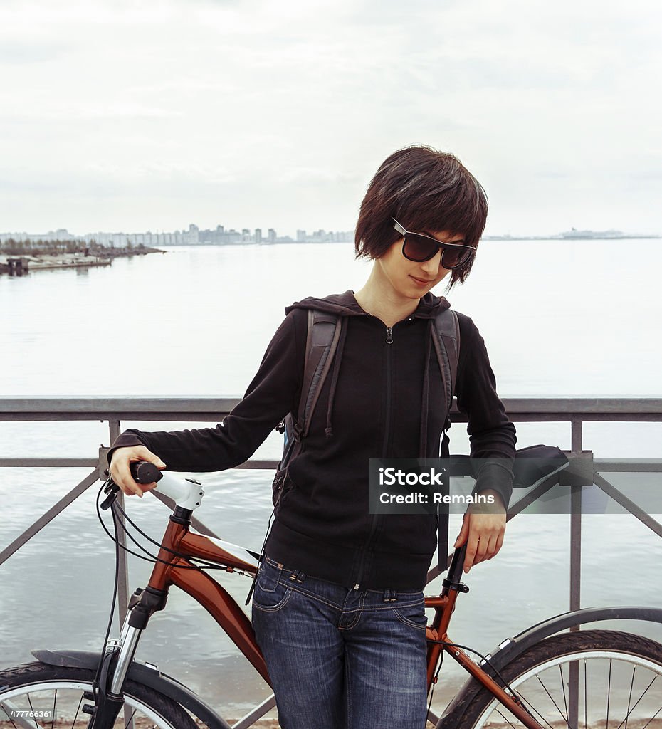 여성, 자전거 - 로열티 프리 갈색 머리 스톡 사진
