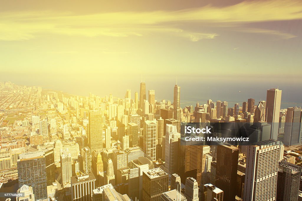 Чикаго на линии горизонта с небесно-голубой - Стоковые фото Чикаго - Иллинойс роялти-фри