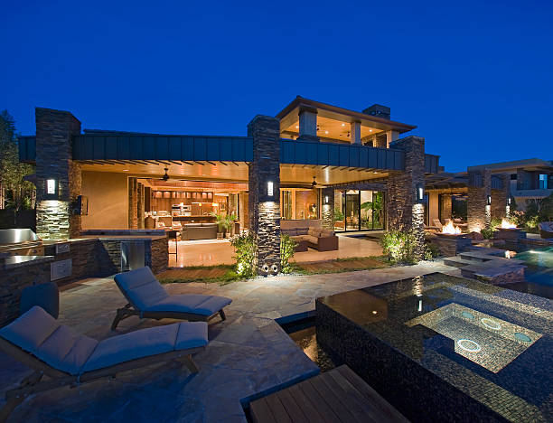 istock Contemporary House With Plunge Pool 477790705