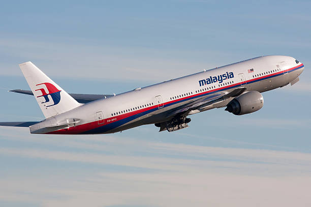 malaysia airlines boeing 777-200/er - named airline fotografías e imágenes de stock