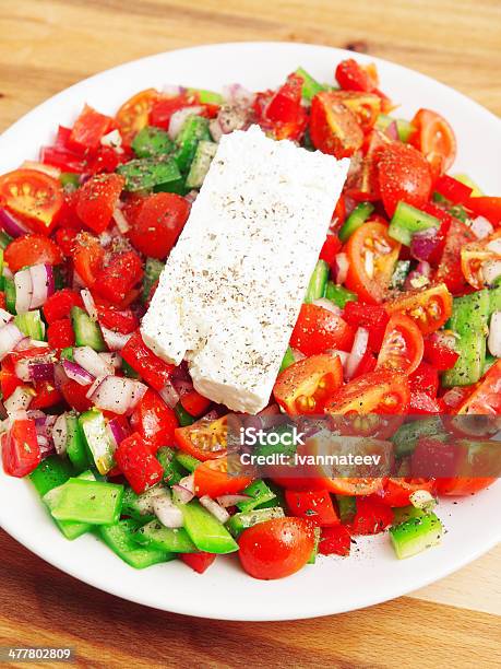 Ensalada Griega Foto de stock y más banco de imágenes de Alimento - Alimento, Alimentos cocinados, Cebolla