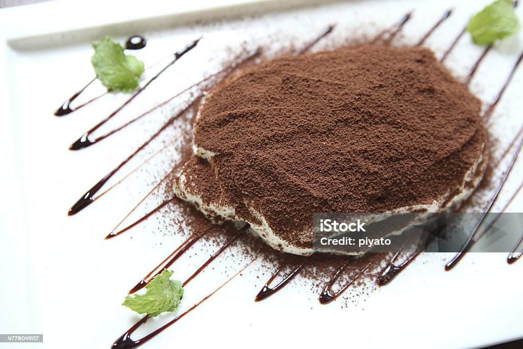 Tiramisu bolo - Foto de stock de Alimentação Não-saudável royalty-free