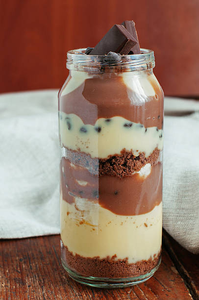 istock Pudding with chocolate chip cookies and banana 477807250
